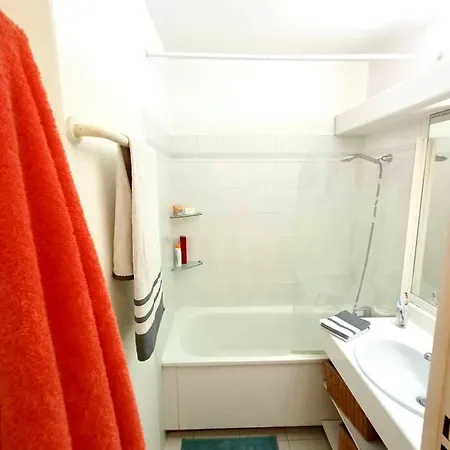 2p 42m² Terrasse / Piscine / Clim / ! Appartement